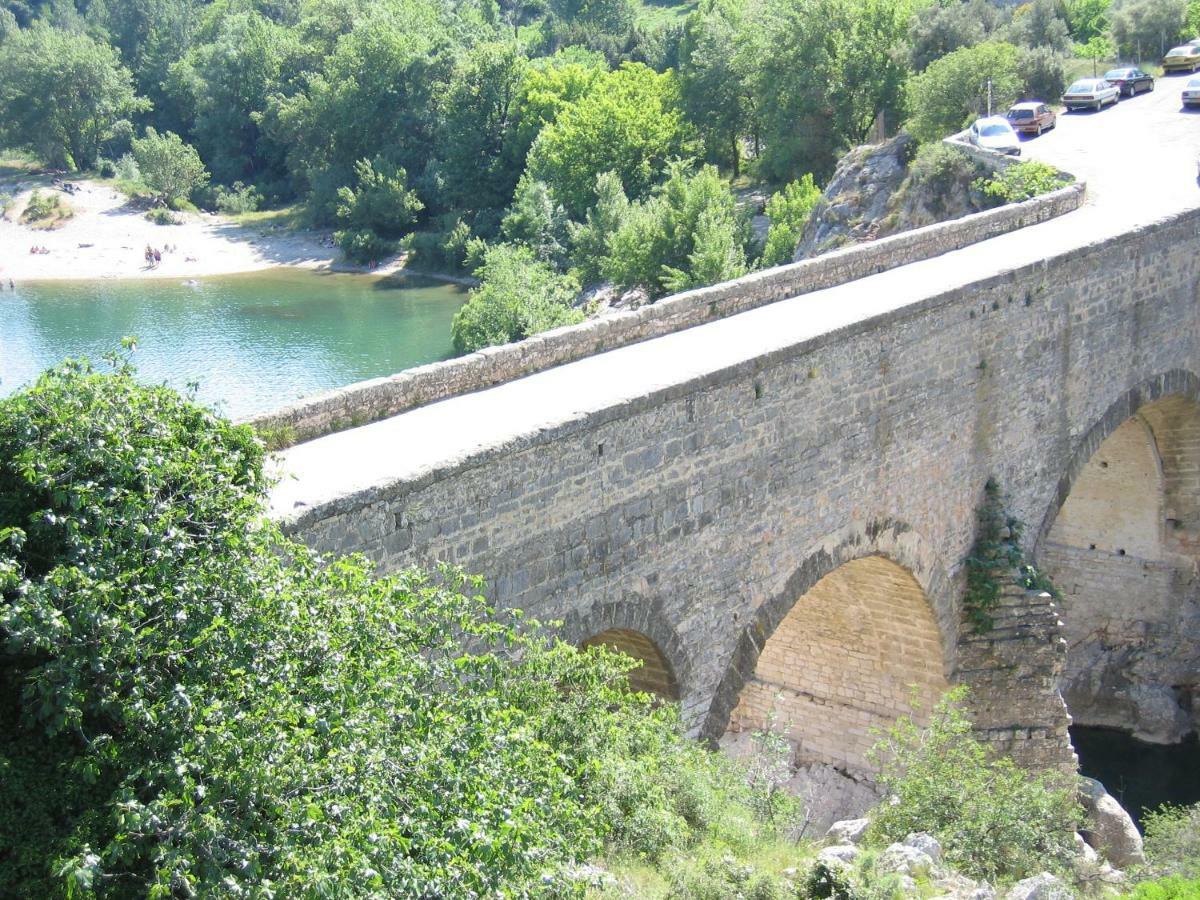 Gite Du Salagou Octon Екстериор снимка