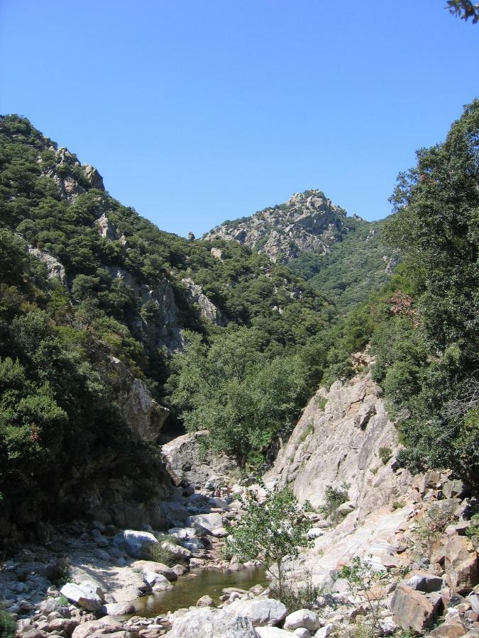 Gite Du Salagou Octon Екстериор снимка
